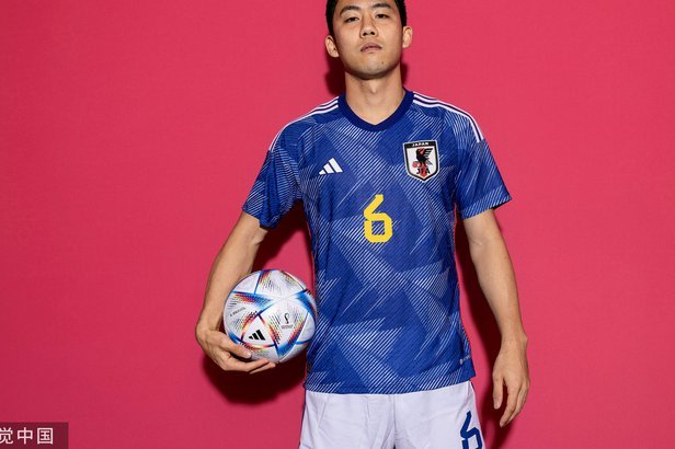 长友佑都成世界杯老将，戴“斗魂”头巾誓言进军2026世界杯