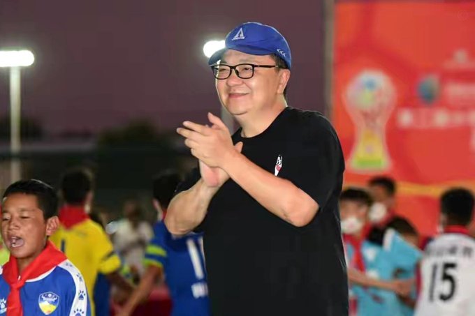 赵松源是董路带出来的吗？
