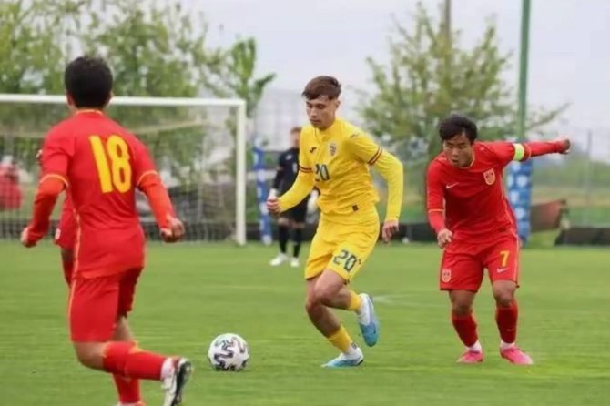 接手U16国少的本土教练压力巨大